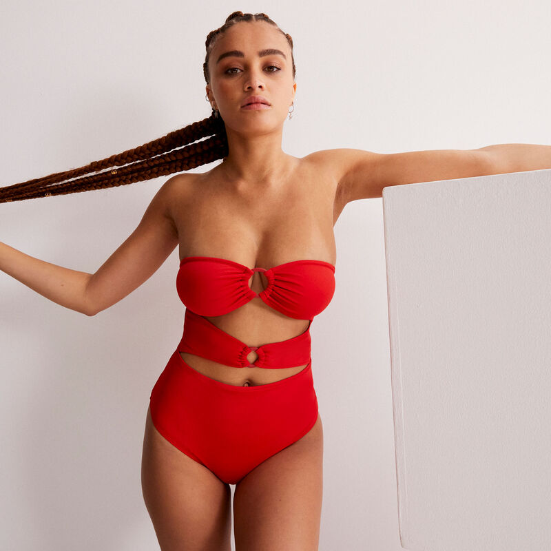 maillot 1 pièce à décolleté anneaux - rouges maillot 1 pièce à décolleté anneaux - rouges;