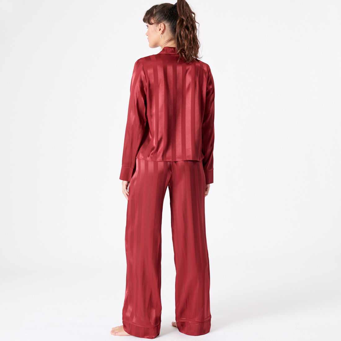 pantalon rayé en satin;