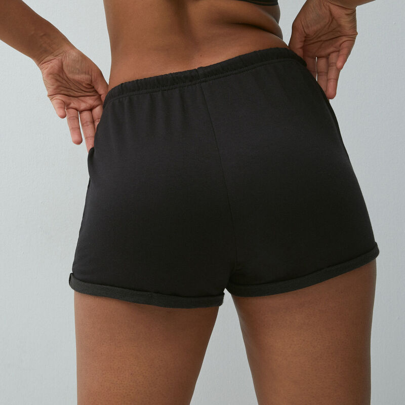 short uni à détail cordon - noir short uni à détail cordon - noir;