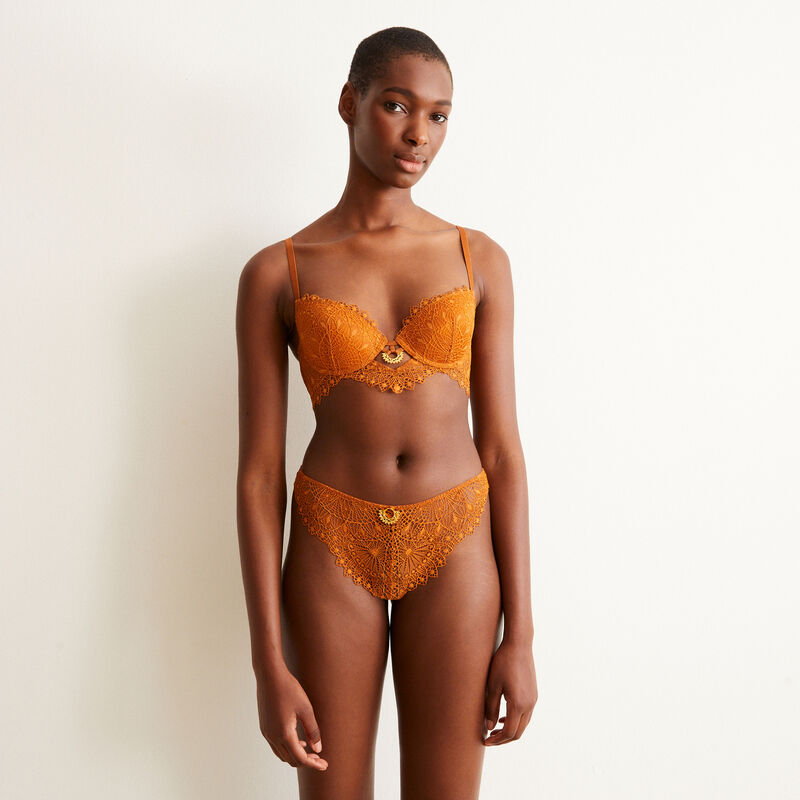 tanga en dentelle à détail bijou - marron tanga en dentelle à détail bijou - marron;