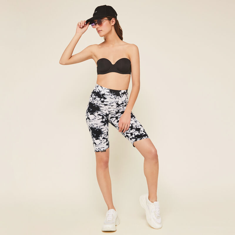 Short noir tyekimmiz Short noir tyekimmiz;
