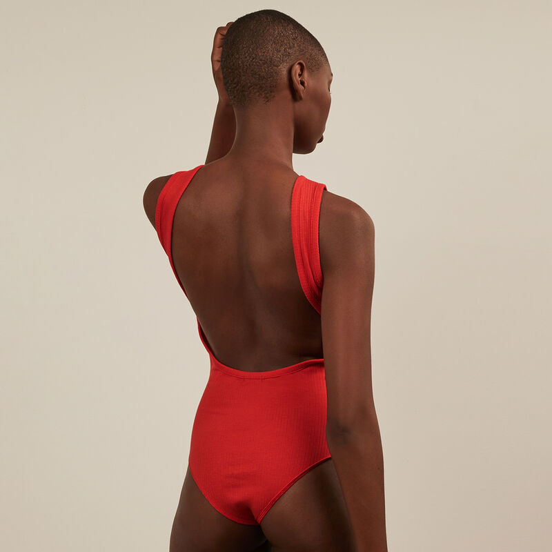 Body sans manche dos nu - rouge Body sans manche dos nu - rouge;
