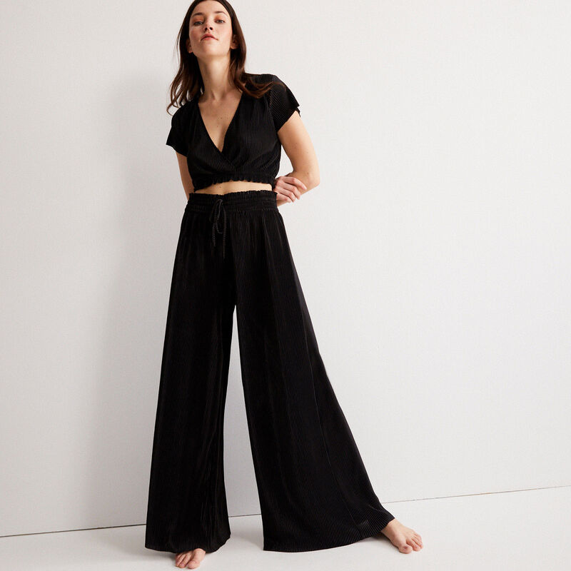 top plissé manches courtes cache-coeur - noir top plissé manches courtes cache-coeur - noir;