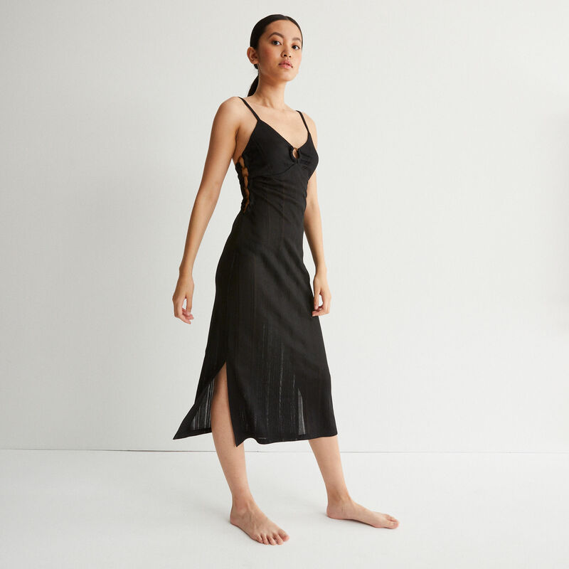 robe longue ajourée décolleté anneau - noir robe longue ajourée décolleté anneau - noir;