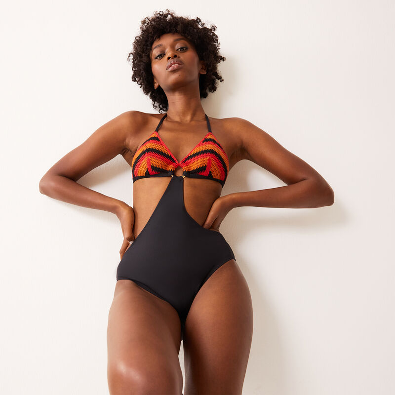 maillot une pièce effet broderie à détail anneau - noir maillot une pièce effet broderie à détail anneau - noir;