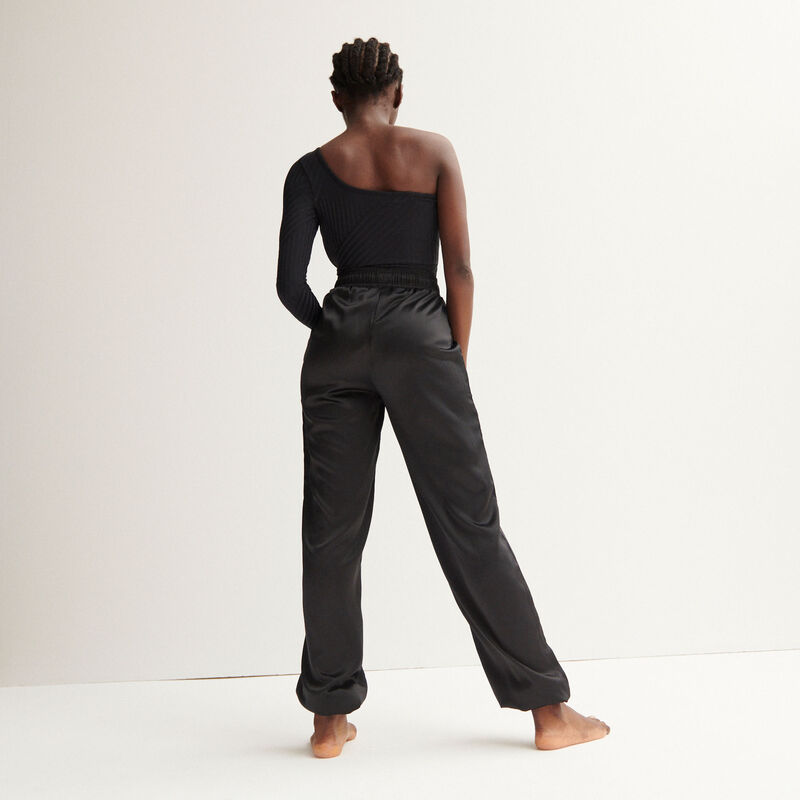jogging en satin Aya x undiz - noir jogging en satin Aya x undiz - noir;
