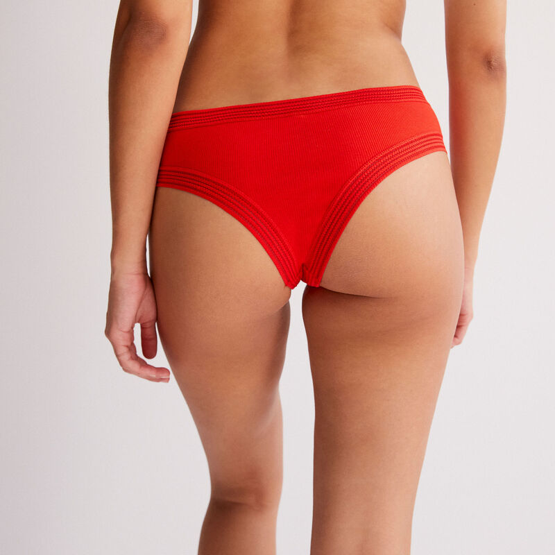 shorty à bordure dentelle - rouge shorty à bordure dentelle - rouge;
