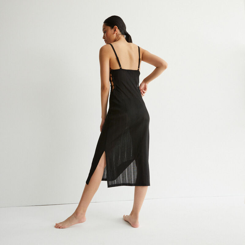 robe longue ajourée décolleté anneau - noir robe longue ajourée décolleté anneau - noir;