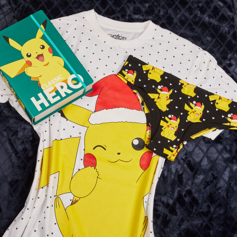 set pyjama tunique et shorty Pikachu - blanc set pyjama tunique et shorty Pikachu - blanc;
