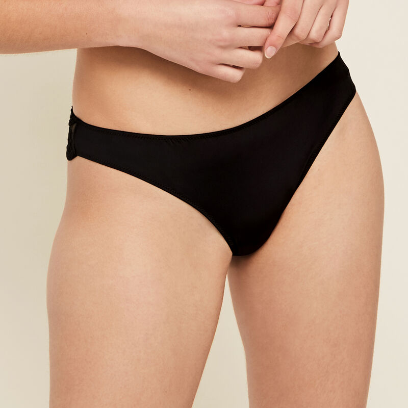 Tanga noir tocrobrodiz Tanga noir tocrobrodiz;