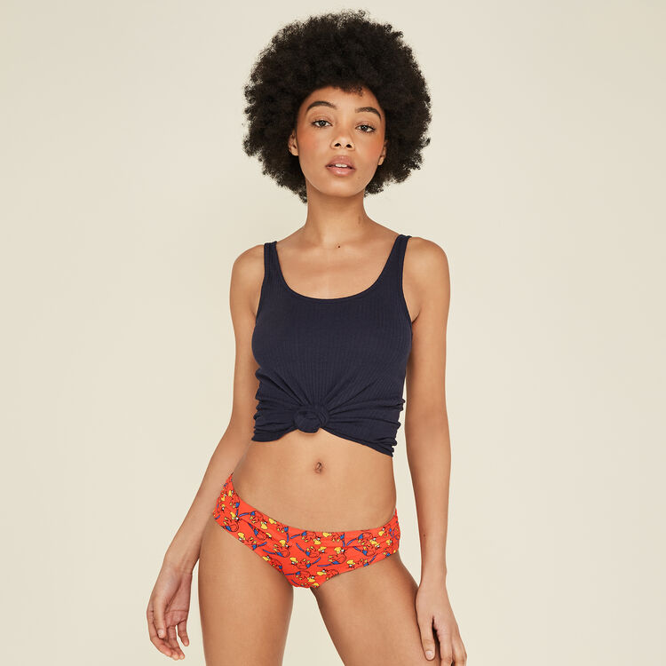 Shorty rouge iagiz Shorty rouge iagiz;