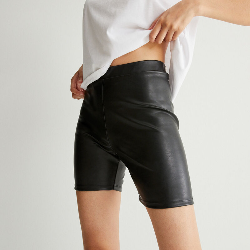 cycliste effet cuir - noir cycliste effet cuir - noir;