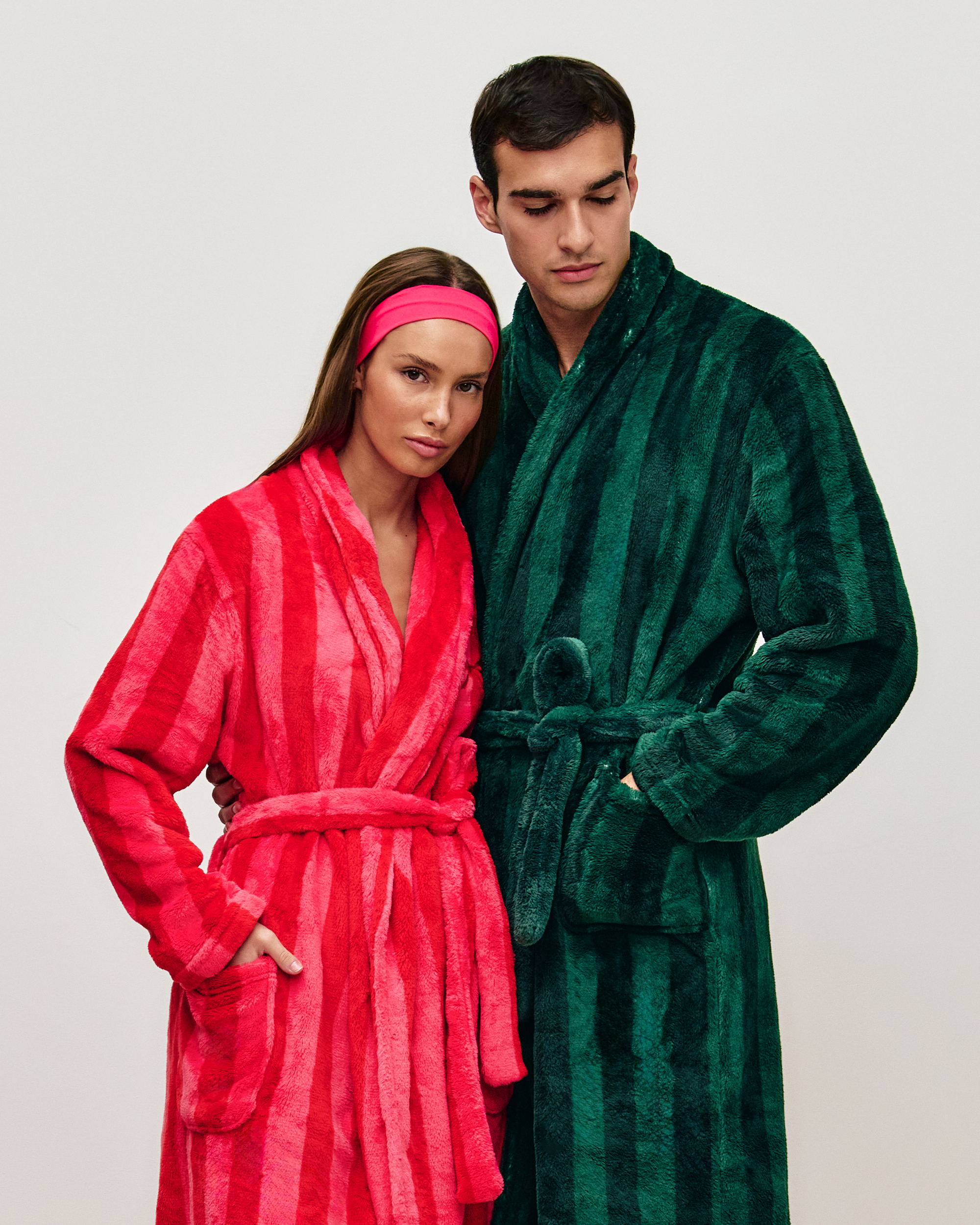 Peignoir polaire à rayures avec broderie